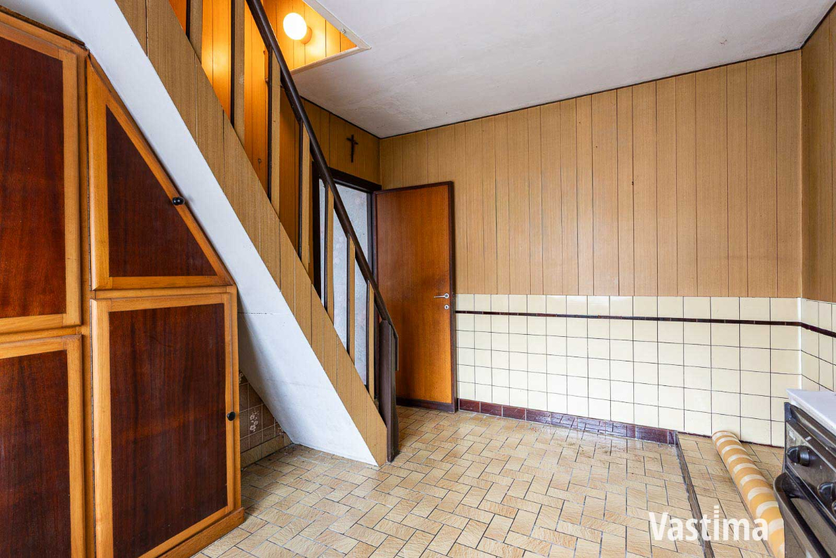 Immo Vastima - Commercieel Te koop Erondegem - Woning met loods en grote tuin