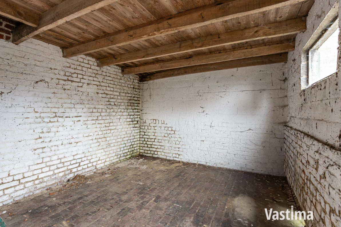 Immo Vastima - Commercieel Te koop Erondegem - Woning met loods en grote tuin