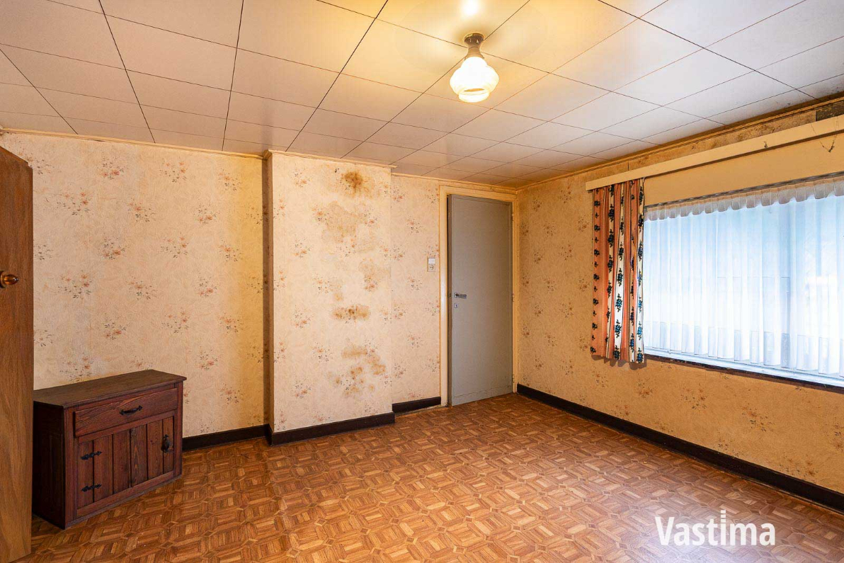 Immo Vastima - Huis Te koop Erondegem - Woning met loods en grote tuin
