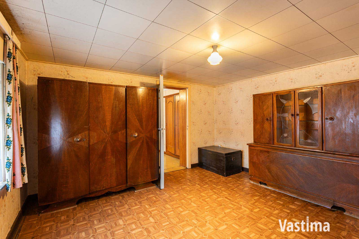 Immo Vastima - Huis Te koop Erondegem - Woning met loods en grote tuin