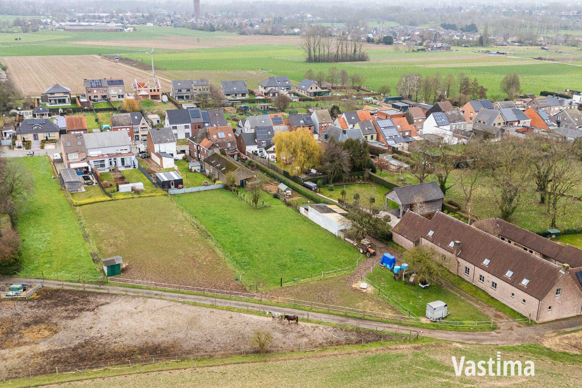 Immo Vastima - Huis Te koop Erondegem - Woning met loods en grote tuin