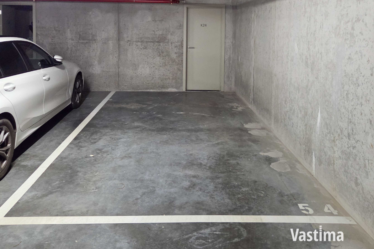 Immo Vastima - Garage Te koop Aalst - Ondergrondse autostaanplaats met private berging aan de Kaai