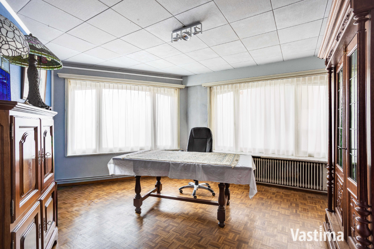 Immo Vastima - Huis Te koop Aalst - Instapklare dokterswoning met garage en 5 slaapkamers