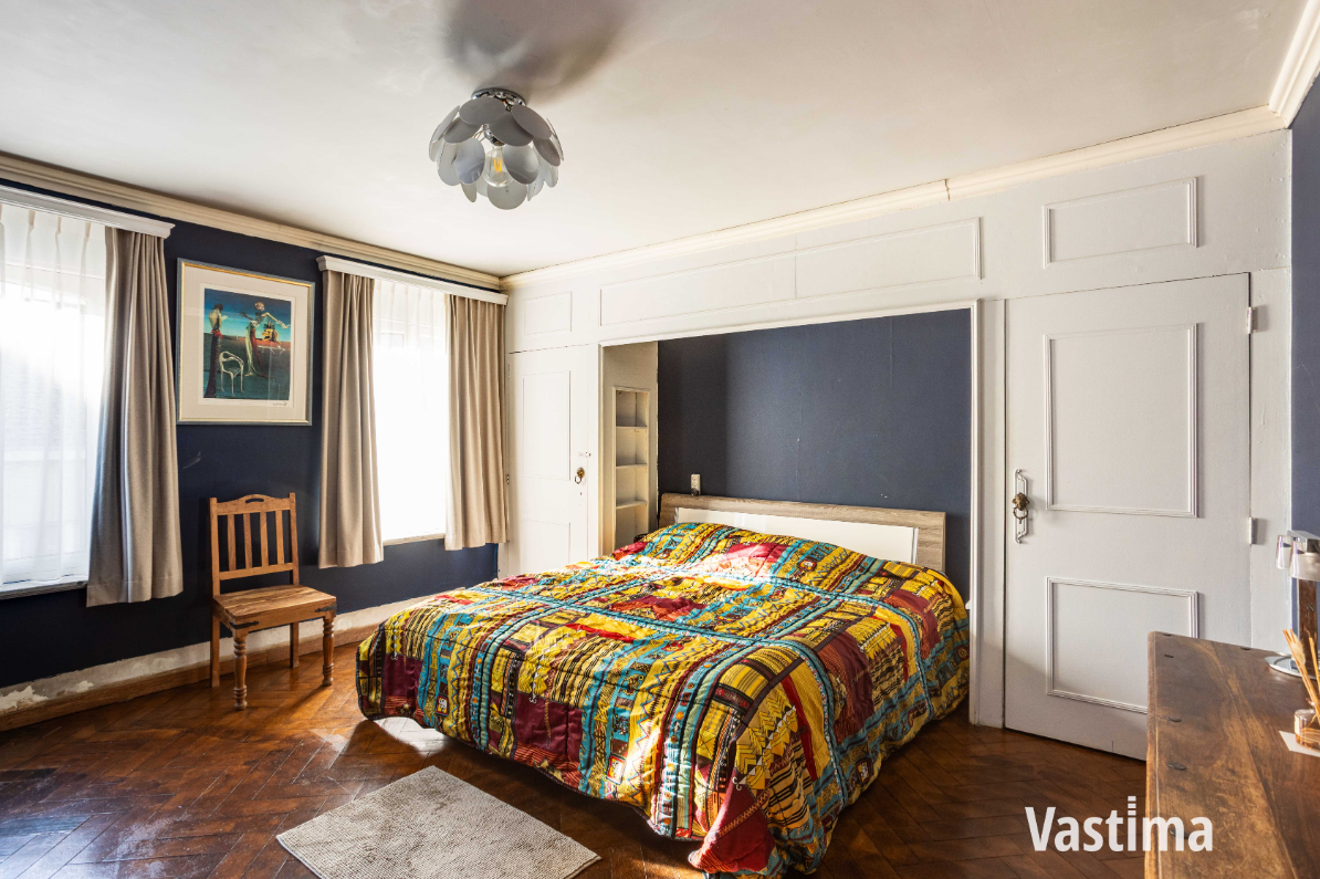 Immo Vastima - Huis Te koop Aalst - Instapklare dokterswoning met garage en 5 slaapkamers