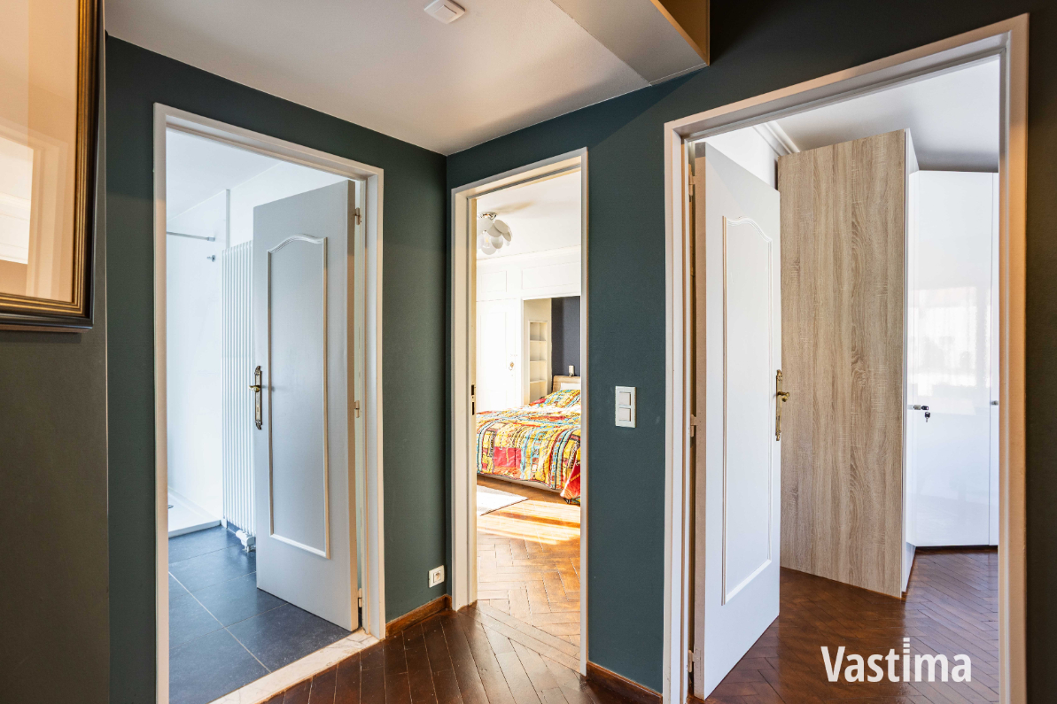 Immo Vastima - Huis Te koop Aalst - Instapklare dokterswoning met garage en 5 slaapkamers