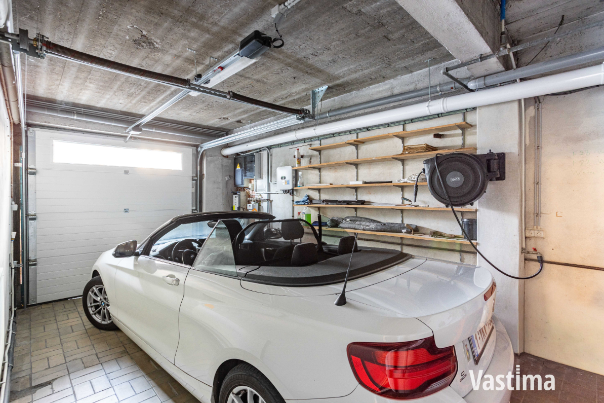 Immo Vastima - Huis Te koop Aalst - Instapklare dokterswoning met garage en 5 slaapkamers