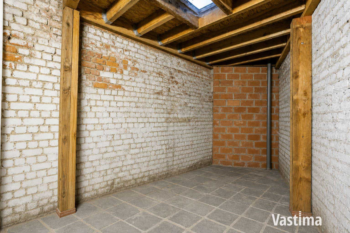 Immo Vastima - Huis Te koop Aalst - Instapklare dokterswoning met garage en 5 slaapkamers