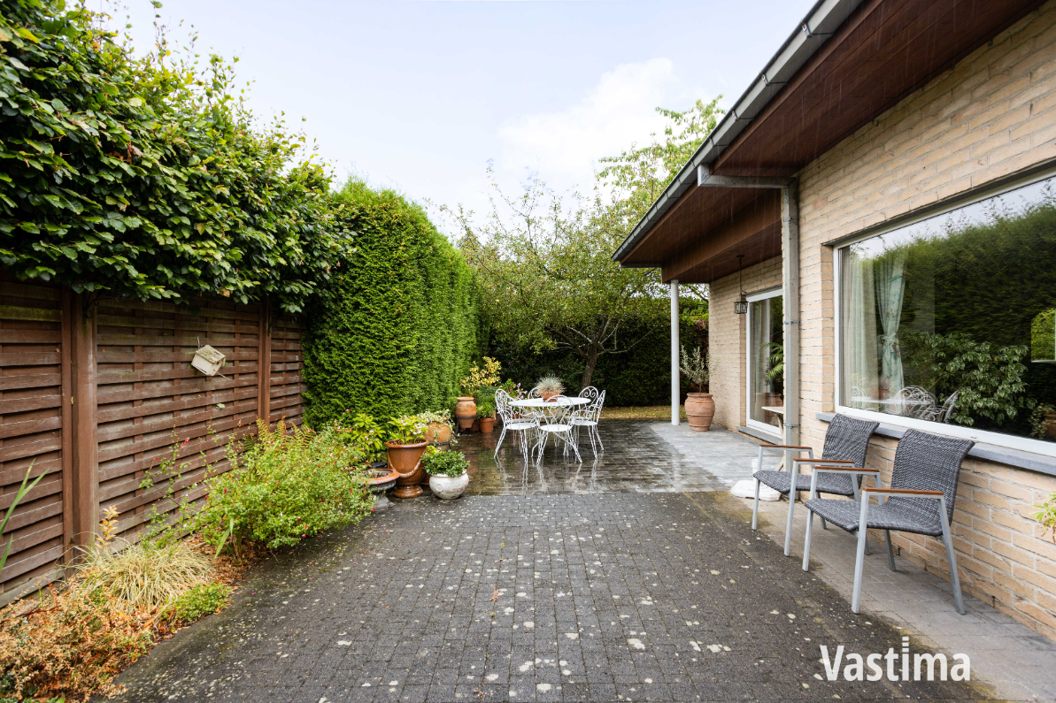 Immo Vastima - Huis Te koop Nieuwerkerken - Ruime en instapklare villa met 4 slaapkamers en dubbele garage in doodlopende straat