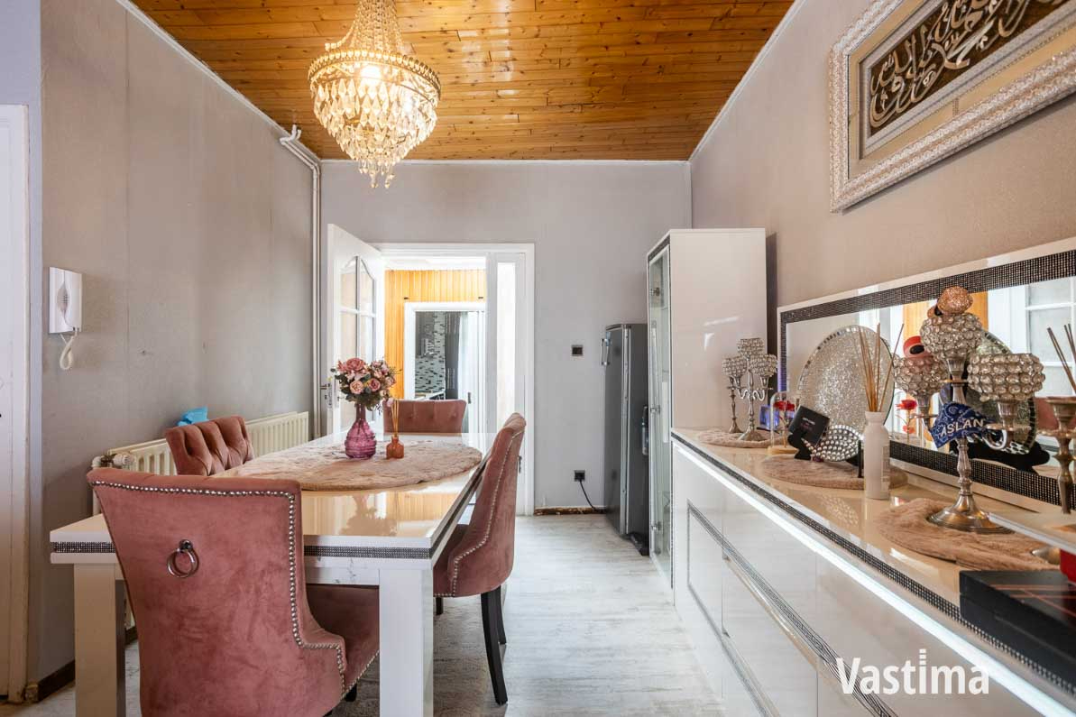 Immo Vastima - Huis Te koop Aalst - Gezinswoning met loods in Aalst – perfect voor wonen én werken