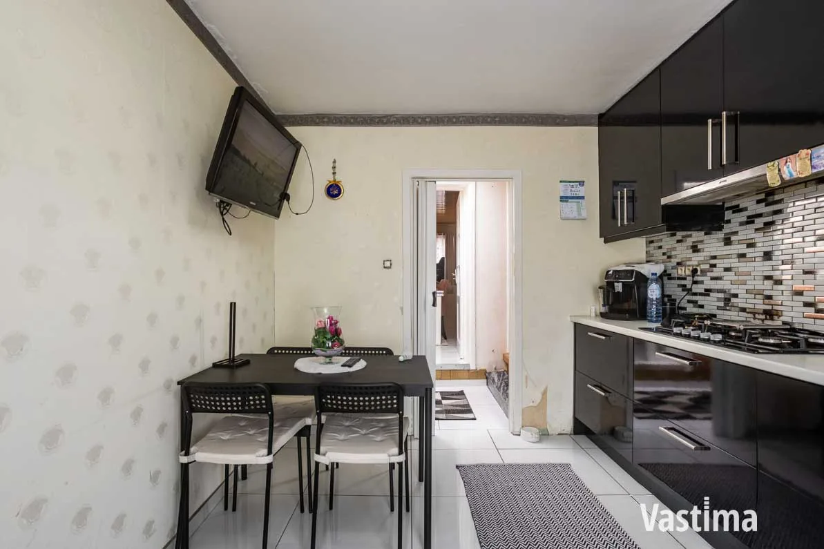 Immo Vastima - Huis Te koop Aalst - Gezinswoning met hangaar in Aalst – perfect voor wonen én werken