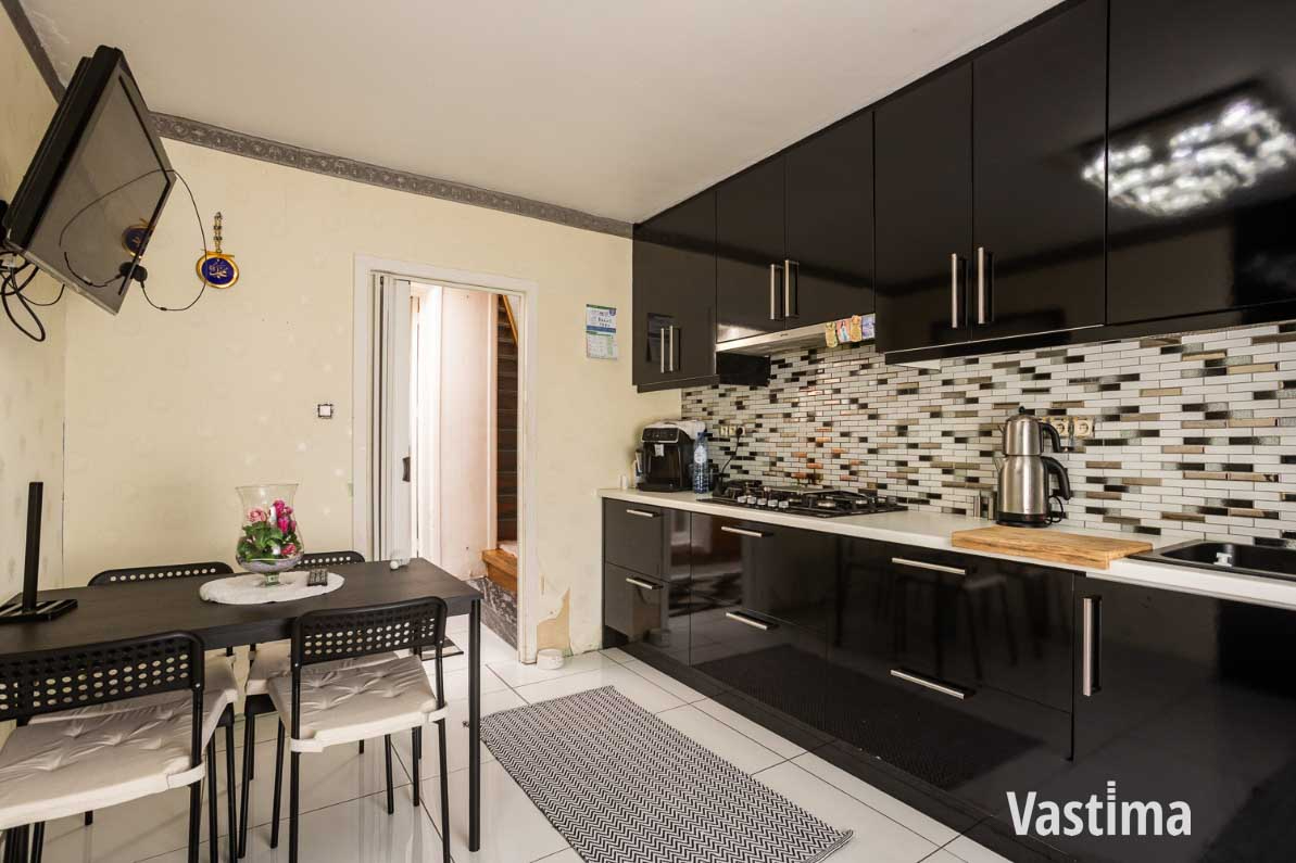 Immo Vastima - Huis Te koop Aalst - Gezinswoning met loods in Aalst – perfect voor wonen én werken