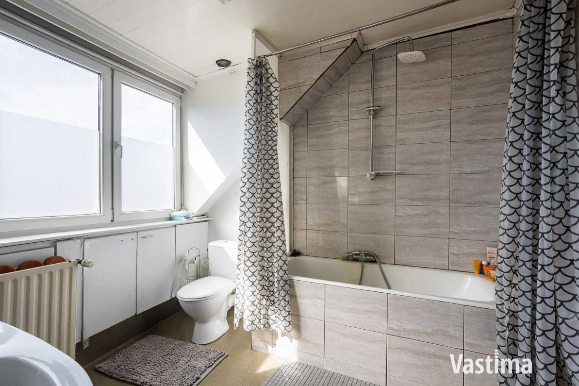 Immo Vastima - Huis Te koop Aalst - Gezinswoning met loods in Aalst – perfect voor wonen én werken