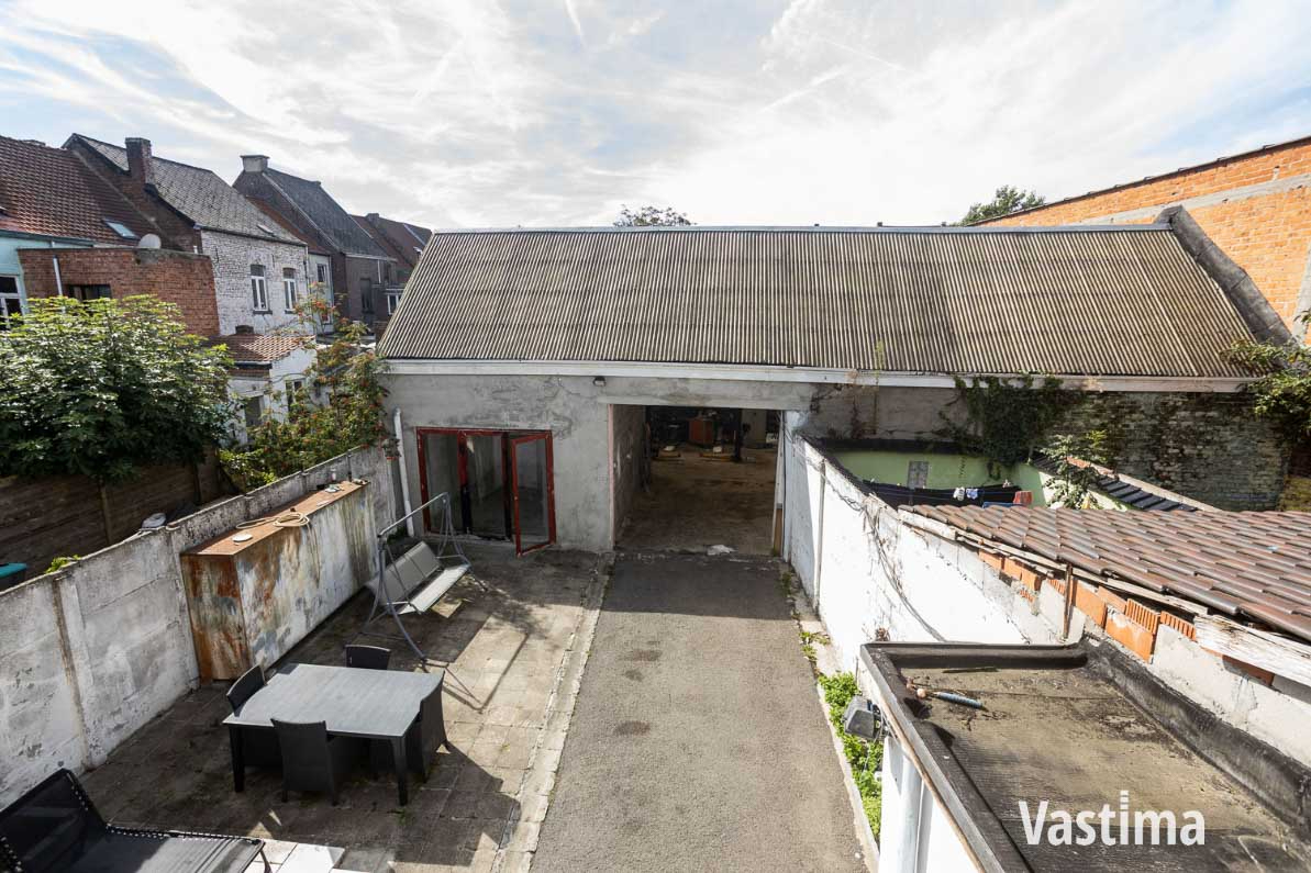 Immo Vastima - Huis Te koop Aalst - Gezinswoning met loods in Aalst – perfect voor wonen én werken