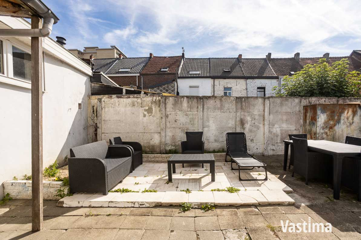Immo Vastima - Huis Te koop Aalst - Gezinswoning met loods in Aalst – perfect voor wonen én werken