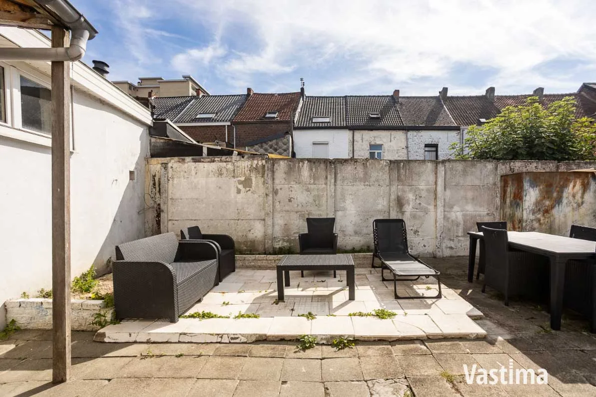 Immo Vastima - Huis Te koop Aalst - Gezinswoning met hangaar in Aalst – perfect voor wonen én werken