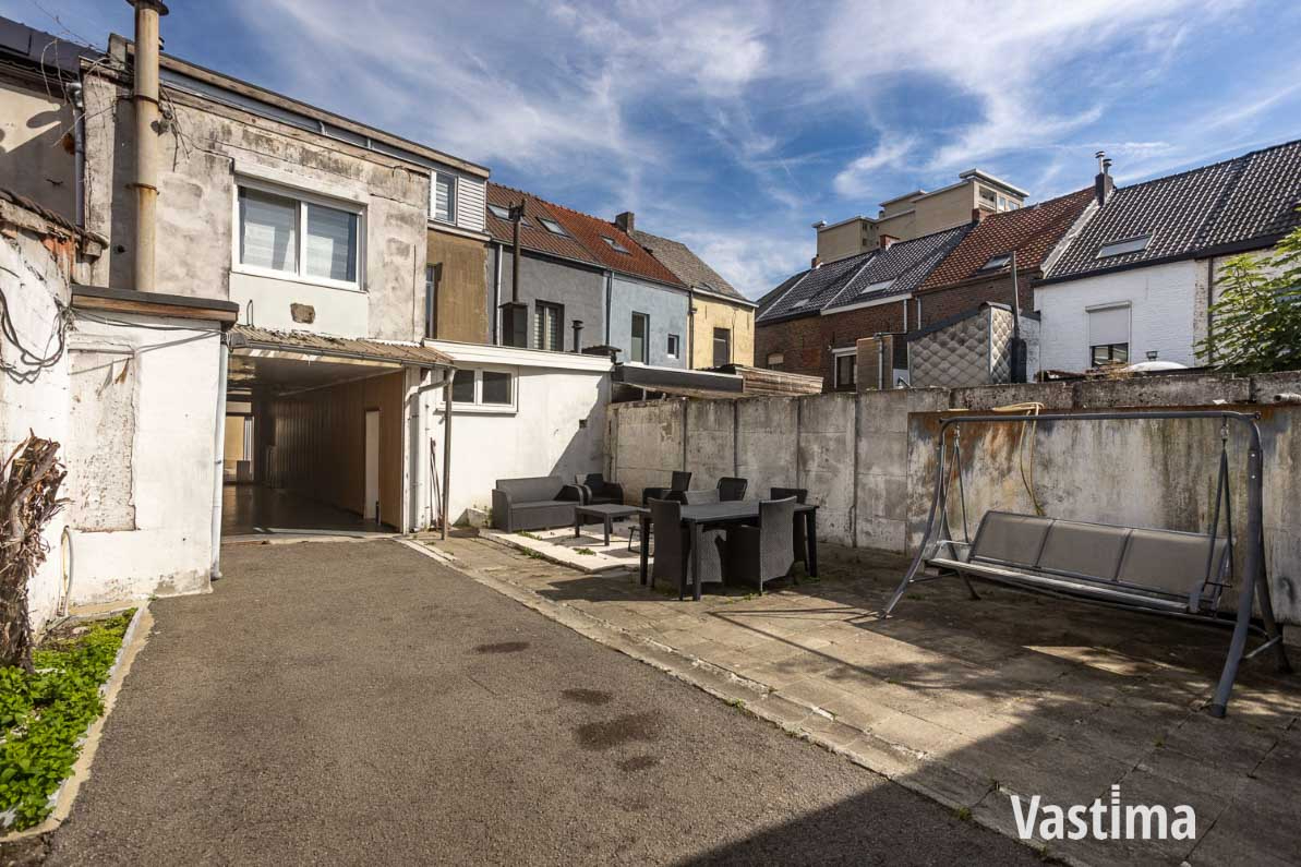 Immo Vastima - Huis Te koop Aalst - Gezinswoning met loods in Aalst – perfect voor wonen én werken