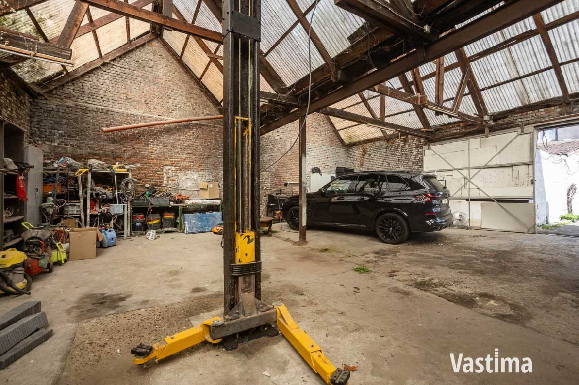 Immo Vastima - Huis Te koop Aalst - Gezinswoning met loods in Aalst – perfect voor wonen én werken