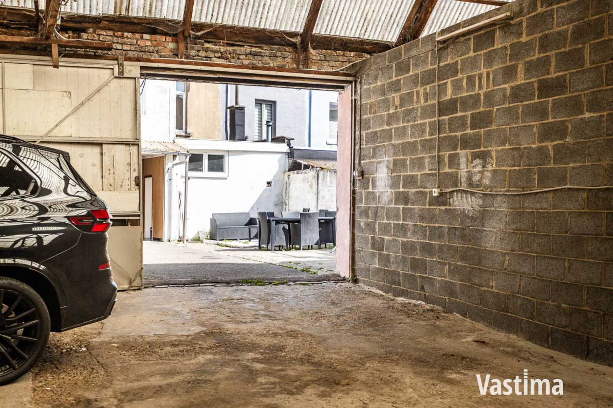 Immo Vastima - Huis Te koop Aalst - Gezinswoning met loods in Aalst – perfect voor wonen én werken