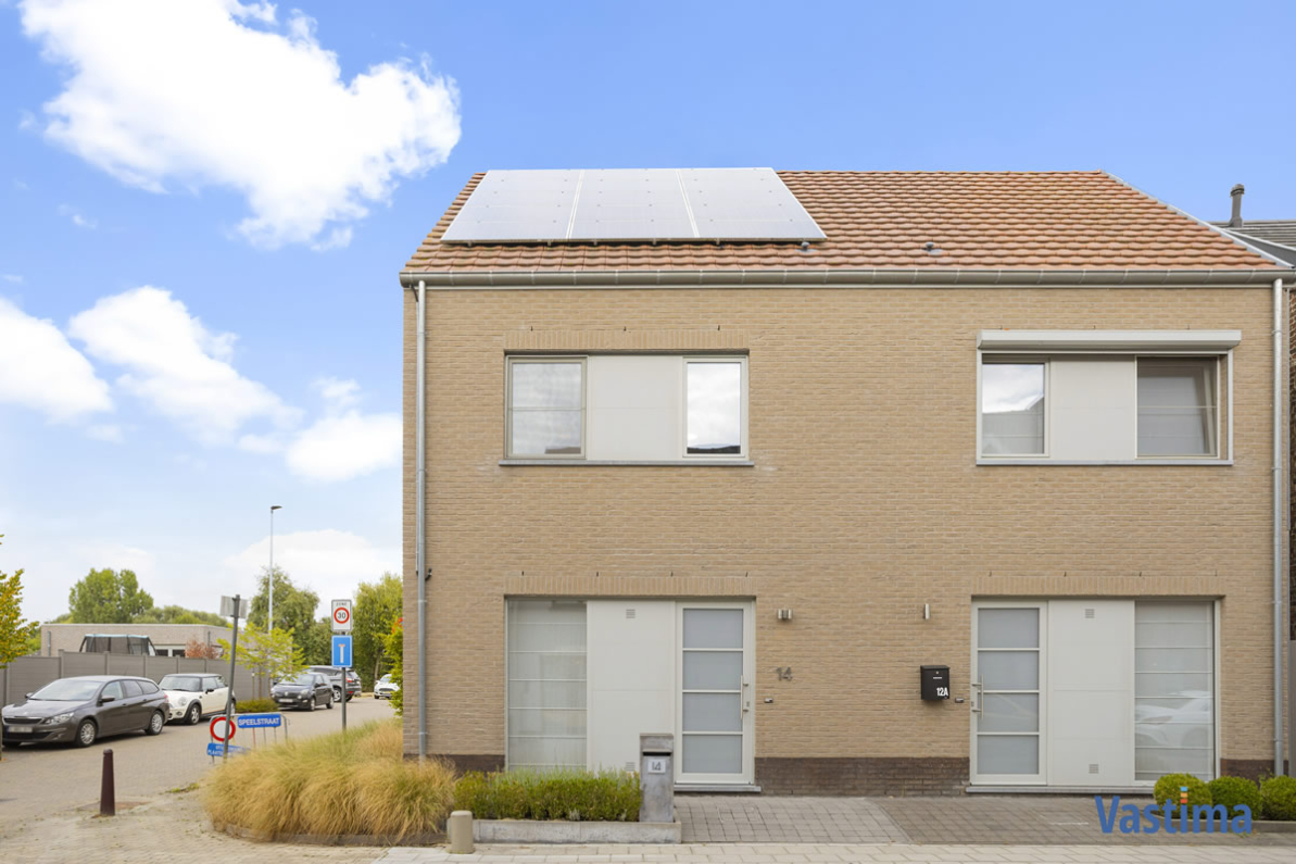 Immo Vastima - Huis Te huur Erembodegem - Rustig gelegen gezinswoning met 3 slaapkamers en carport