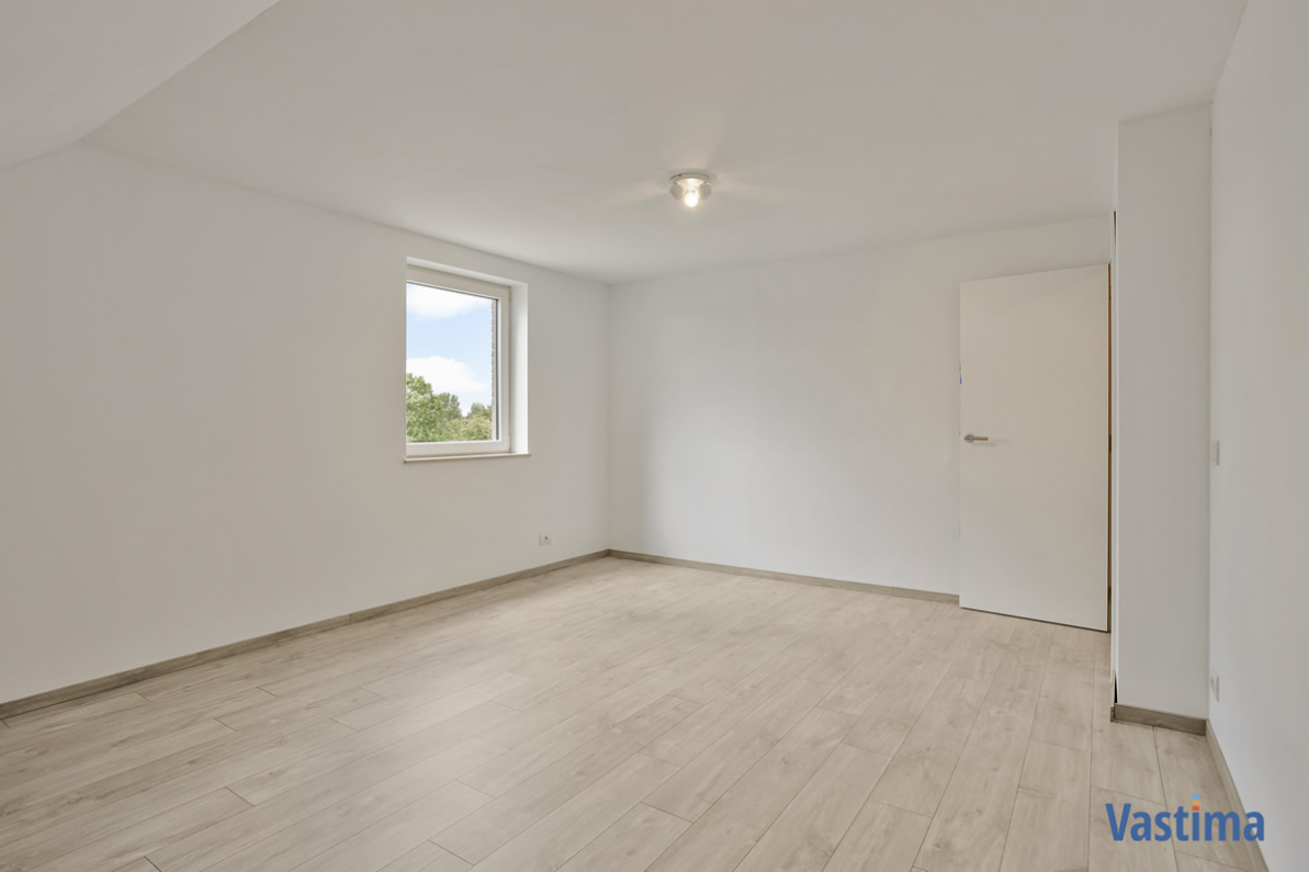 Immo Vastima - Huis Te huur Erembodegem - Rustig gelegen gezinswoning met 3 slaapkamers en carport