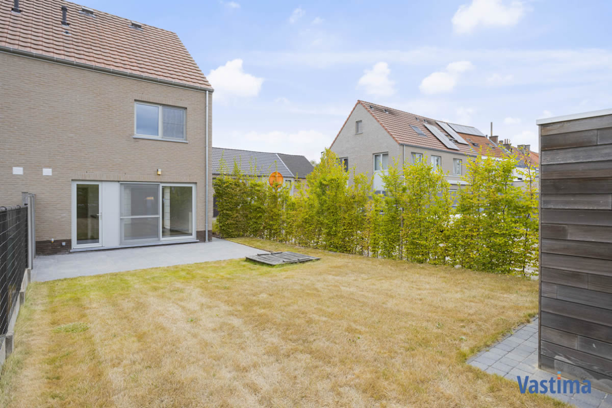 Immo Vastima - Huis Te huur Erembodegem - Rustig gelegen gezinswoning met 3 slaapkamers en carport