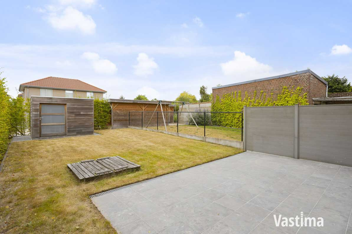 Immo Vastima - Huis Te huur Erembodegem - Rustig gelegen gezinswoning met 3 slaapkamers en carport