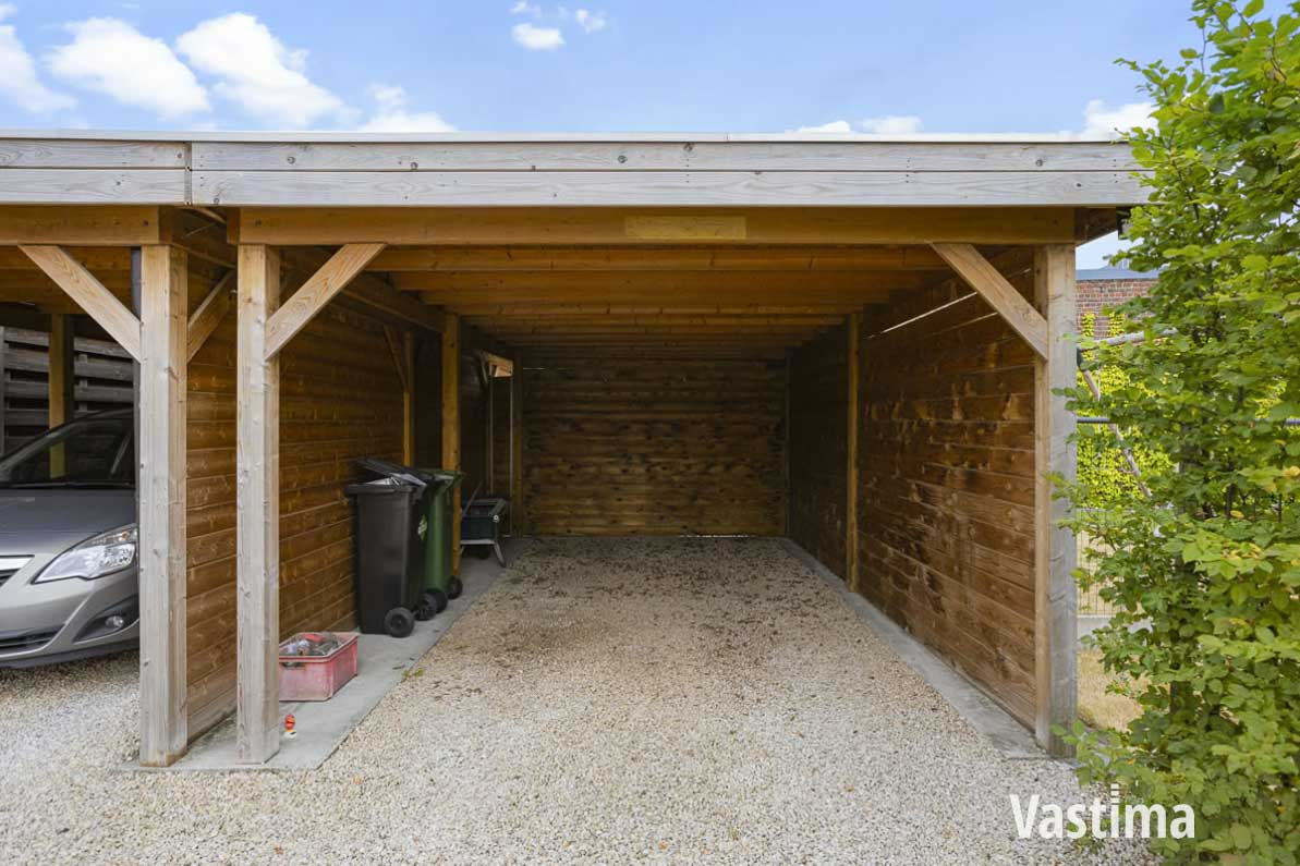 Immo Vastima - Huis Te huur Erembodegem - Rustig gelegen gezinswoning met 3 slaapkamers en carport