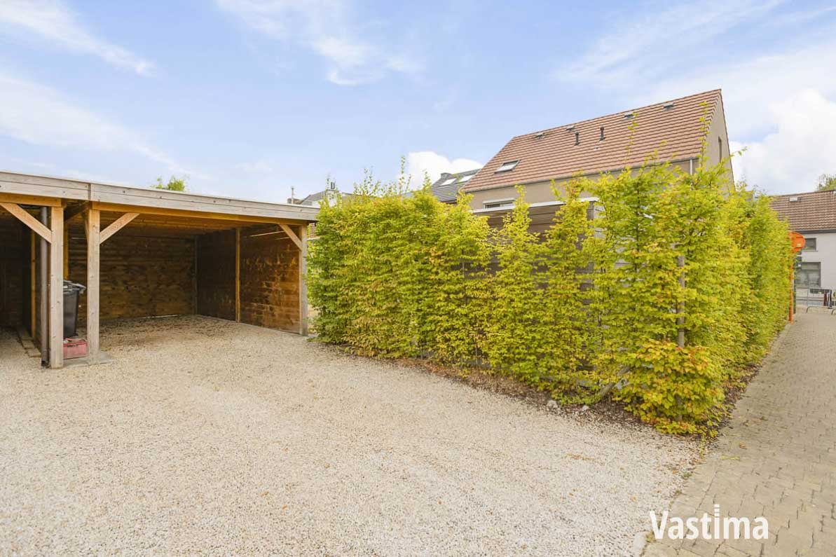 Immo Vastima - Huis Te huur Erembodegem - Rustig gelegen gezinswoning met 3 slaapkamers en carport