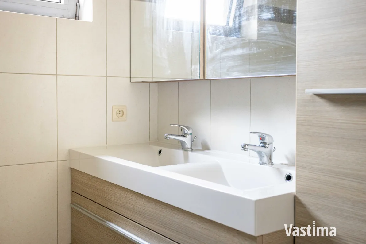 Immo Vastima - Appartement Te koop Lochristi - Energiezuinig appartement in het hart van Lochristi met 2 slaapkamers