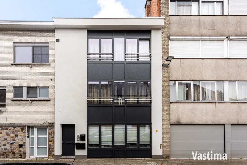 Immo Vastima - Huis Te koop Aalst - Vergunde opbrengsteigendom met 3 verhuurde appartementen