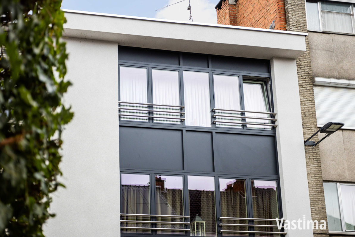 Immo Vastima - Huis Te koop Aalst - Vergunde opbrengsteigendom met 3 verhuurde appartementen