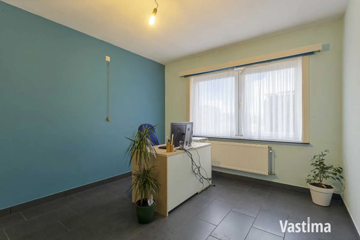 Immo Vastima - Huis Te koop Aalst - Vergunde opbrengsteigendom met 3 verhuurde appartementen
