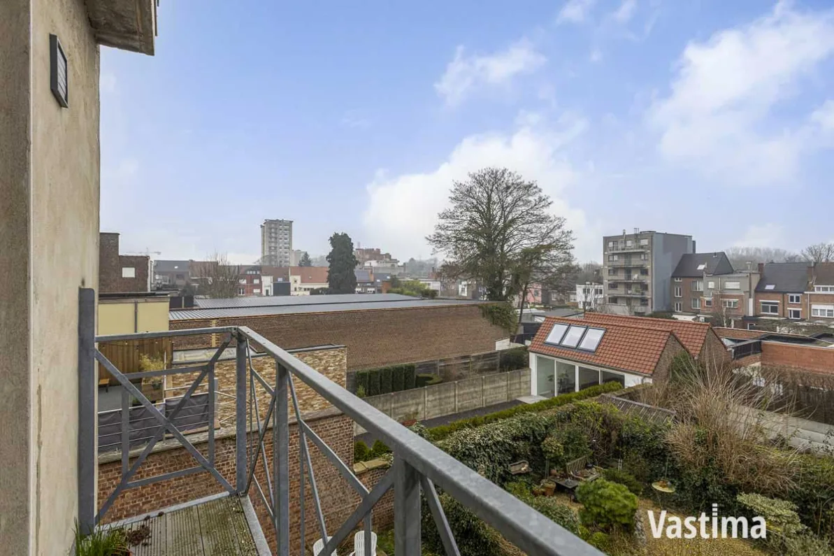 Immo Vastima - Huis Te koop Aalst - Vergunde opbrengsteigendom met 3 verhuurde appartementen