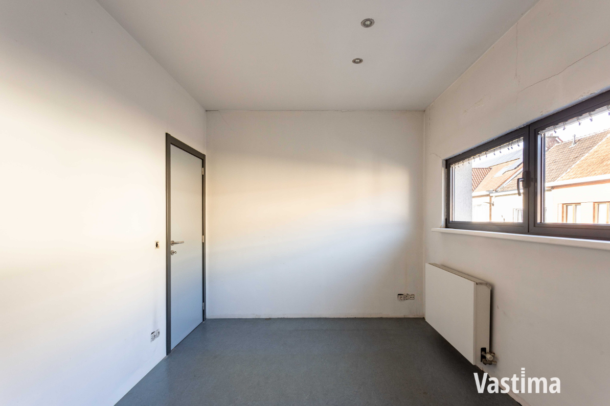 Immo Vastima - Huis Te koop Aalst - Recente stadswoning met tuin en 2 slaapkamers
