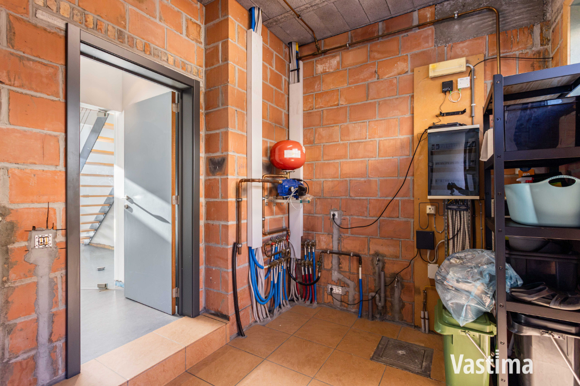 Immo Vastima - Huis Te koop Aalst - Recente stadswoning met tuin en 2 slaapkamers