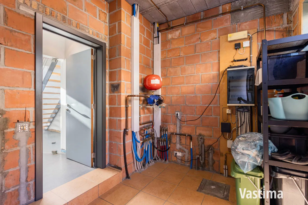 Immo Vastima - Huis Te koop Aalst - Recente stadswoning met tuin en 2 slaapkamers