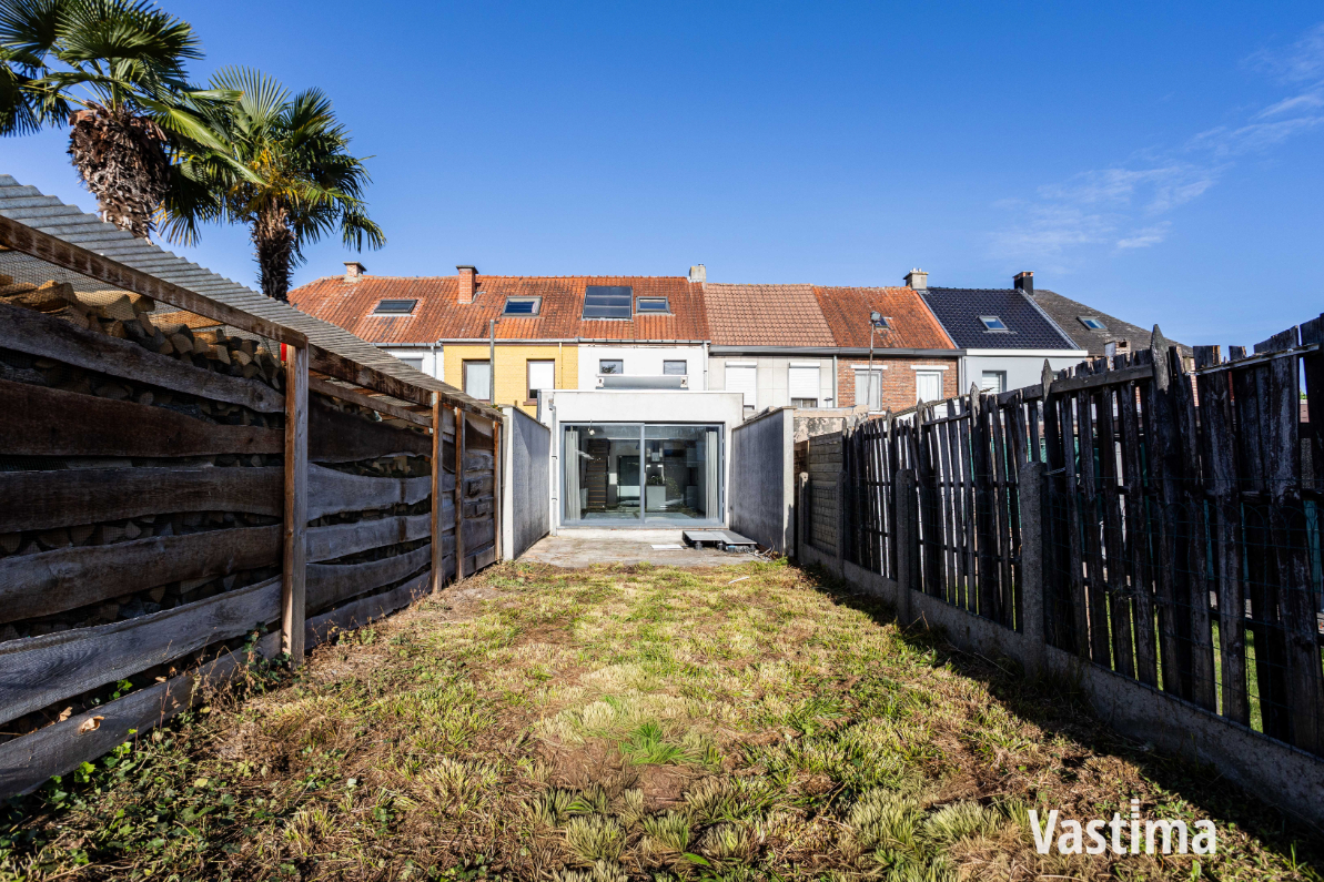 Immo Vastima - Huis Te koop Aalst - Recente stadswoning met tuin en 2 slaapkamers