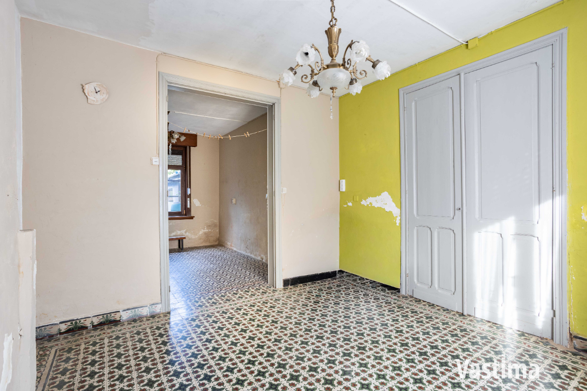 Immo Vastima - Huis Te koop Dendermonde - Te renoveren woning met ruime tuin