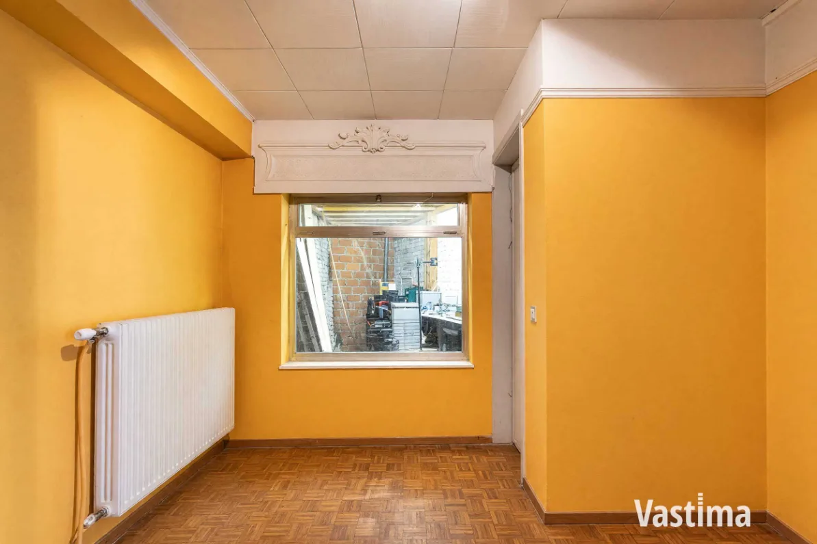 Immo Vastima - Huis Te koop Aalst - Instapklare dokterswoning met garage en 5 slaapkamers