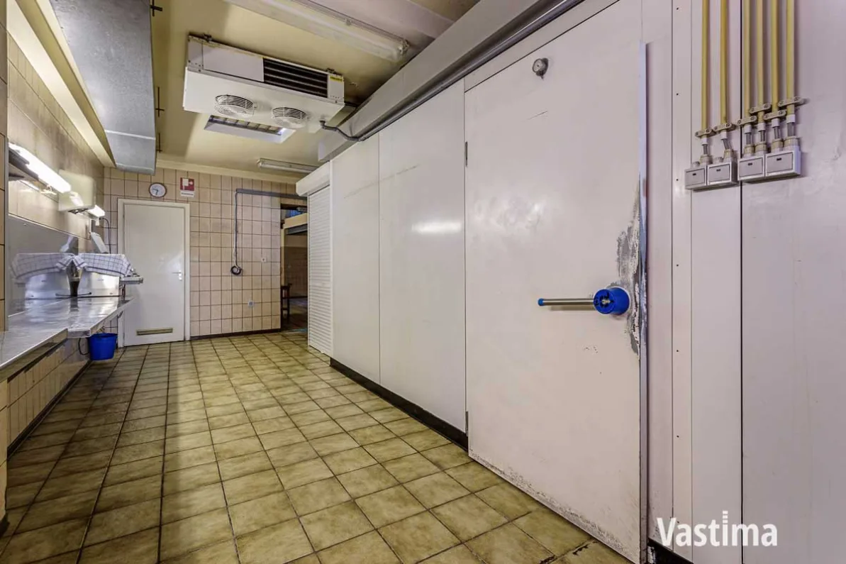 Immo Vastima - Commercieel Te koop Aalst - Handelszaak met ruime werk- en opslagplaats in Aalsterse winkelstraat