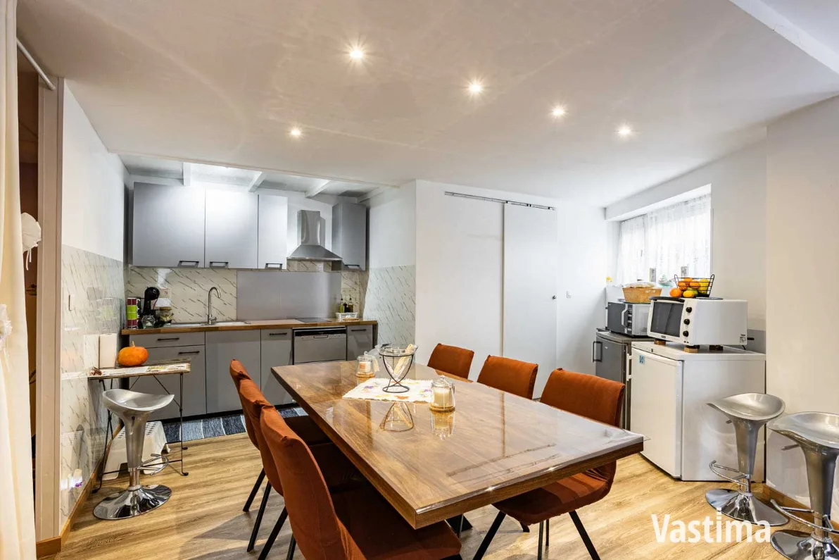 Immo Vastima - Huis Te koop Aalst - Uniek pand bestaande uit 2 woongelegenheden, garage en buitenruimte