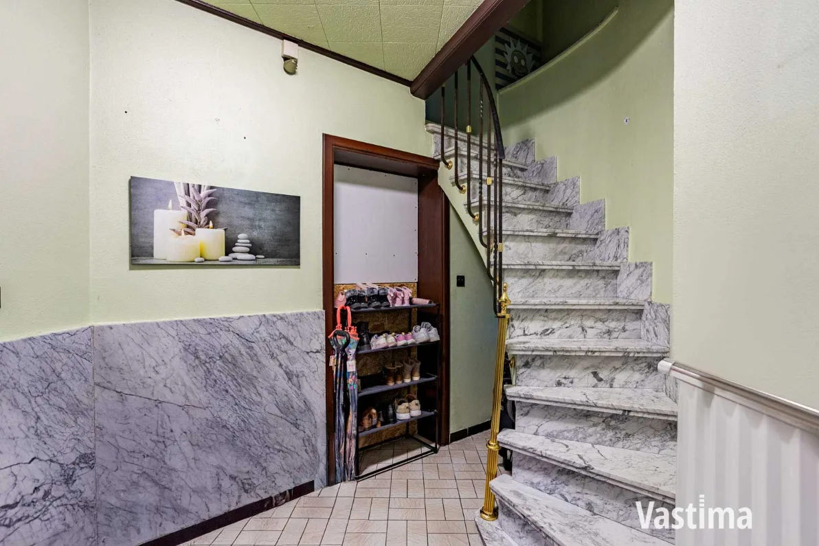 Immo Vastima - Huis Te koop Aalst - Uniek pand bestaande uit 2 woongelegenheden, garage en buitenruimte