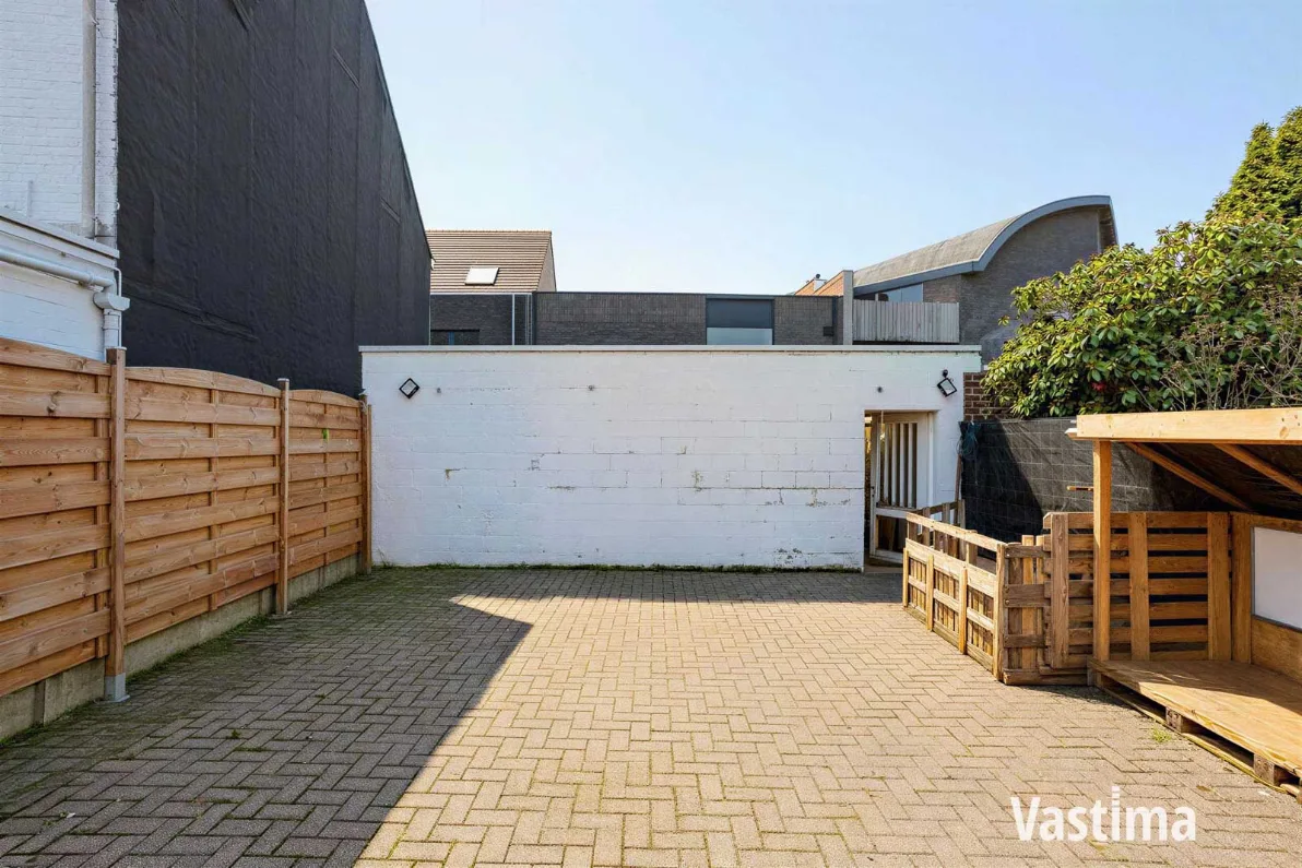 Immo Vastima - Huis Te koop Aalst - Uniek pand bestaande uit 2 woongelegenheden, garage en buitenruimte
