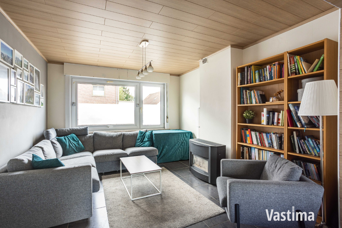 Immo Vastima - Huis Te koop Erembodegem - Halfopen woning met prachtige tuin en ruimte om te groeien