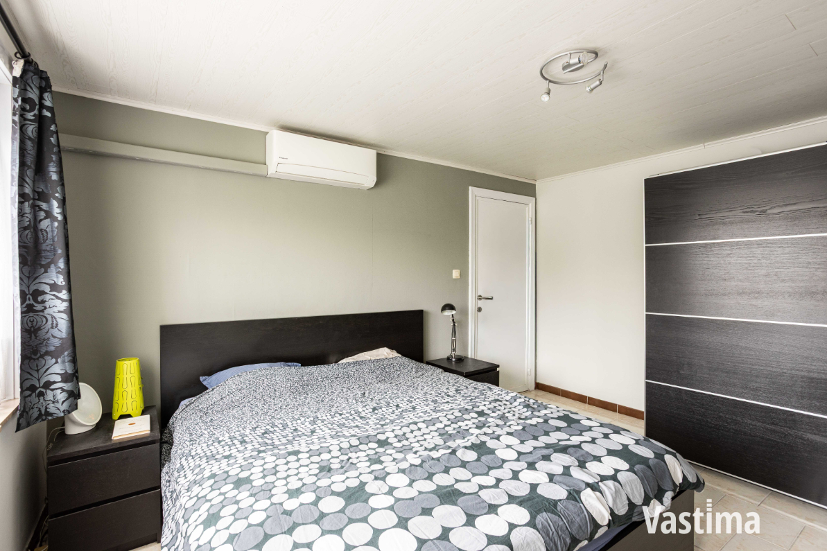 Immo Vastima - Huis Te koop Erembodegem - Halfopen woning met prachtige tuin en ruimte om te groeien
