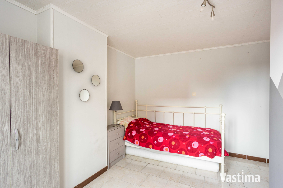 Immo Vastima - Huis Te koop Erembodegem - Halfopen woning met prachtige tuin en ruimte om te groeien