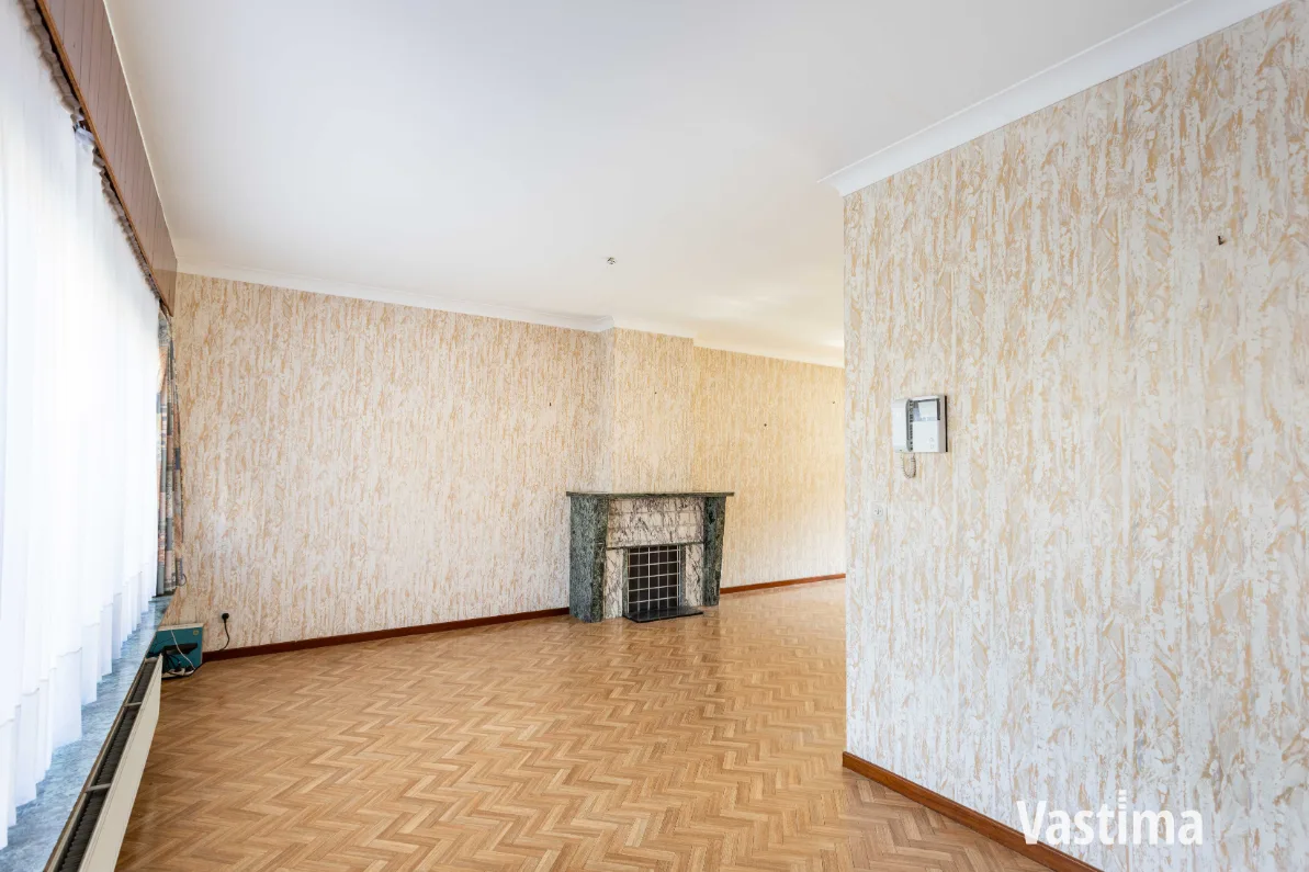 Immo Vastima - Huis Te koop Lebbeke - Woning met 3 slaapkamers, garage en ruime tuin