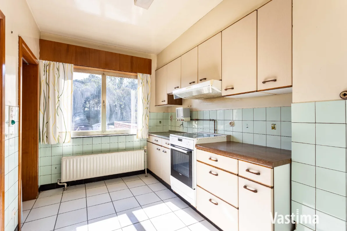 Immo Vastima - Huis Te koop Lebbeke - Woning met 3 slaapkamers, garage en ruime tuin