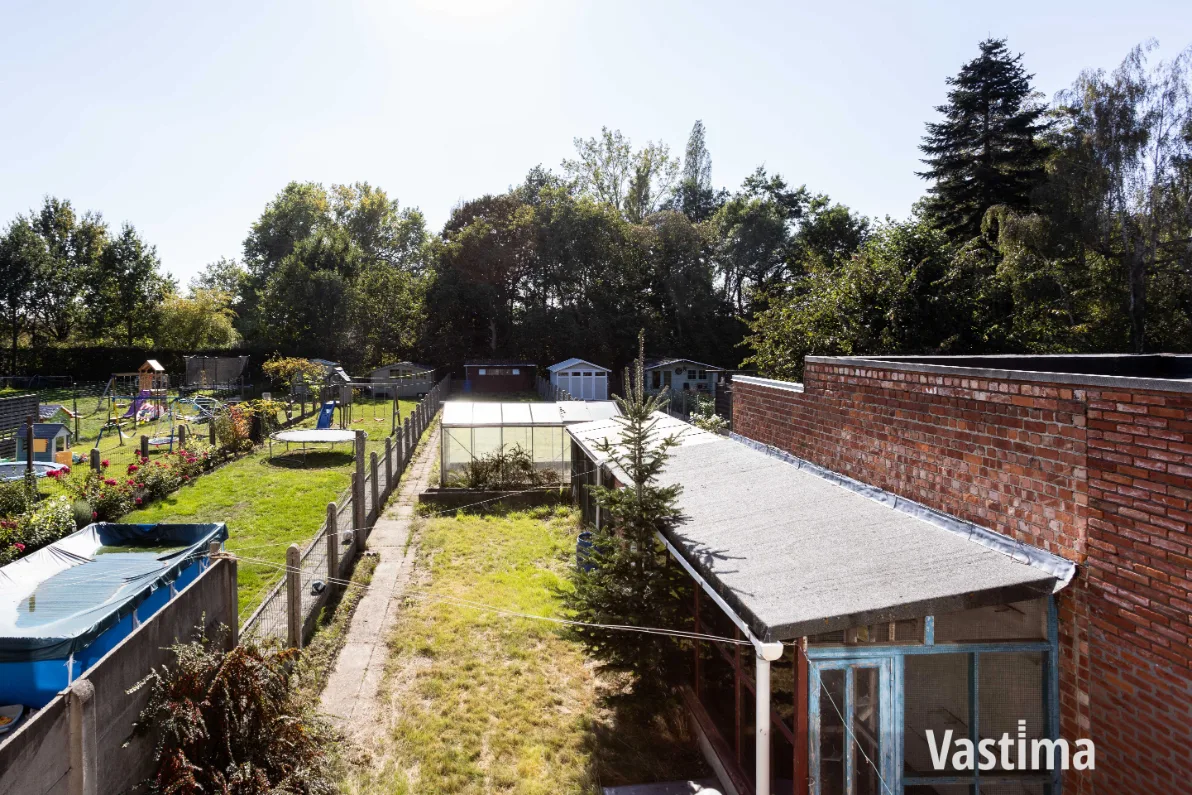 Immo Vastima - Huis Te koop Lebbeke - Woning met 3 slaapkamers, garage en ruime tuin