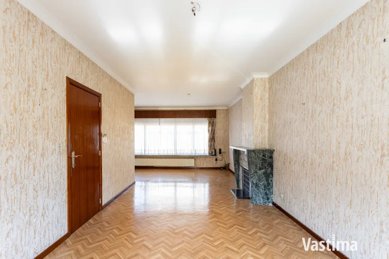 Immo Vastima - Huis Te koop Lebbeke - Woning met 3 slaapkamers, garage en ruime tuin